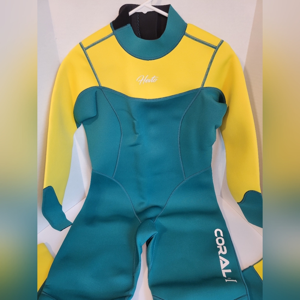 Hevto Neoprene yellow and green surfing wetsuit